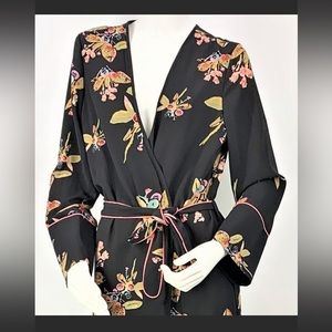 ELEGANT ROBE / Lovely Black & Pink Floral Print w Matching Pink Trimmed Belt